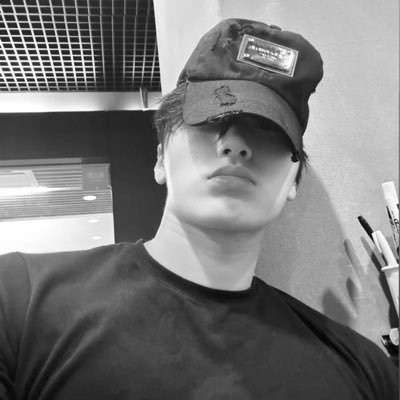 chiosaizn's profile picture. tall, young, handsome. Choisan