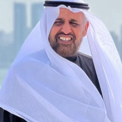 جميل الروح لا يحتاج إلى مظهر براق ليجذب الآخرين، فصفاؤه الداخلي ونقاء قلبه هما سر جاذبيته، وهو الذي يضيء حياة من حوله بابتسامته وكلماته الطيبة.