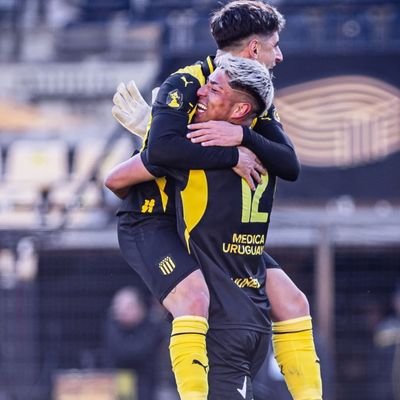 Del Cap por Papá💛🖤
aveces hablo d carnaval y aveces de la pelotita y aveces me hago el periodista
Mitad Yorugua, Mitad Brazuca