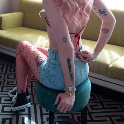 SYDNEY based Girlie 🍭 all the things you most crave in life can be found right in front of you silly 🧚 Beemit - pollyx • +61493210318💬 txt only ❤︎₊ ⊹ ₊NO DMs
