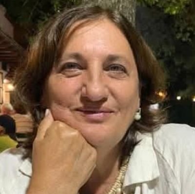 valoro los esfuerzos, no sólo los resultados...Soy psicóloga twiteo lo que me emociona para bien o para mal. Contadora de anécdotas.