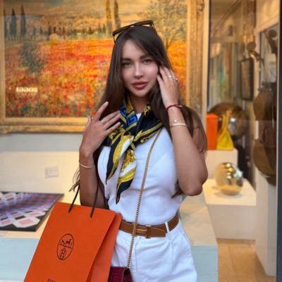 Искусствовед,дипломированный психолог,бывший арт дилер, 🎨🖼️путешественница (55+ стран), 🌏✈️ практик Access Bars©️, ченнеллер, победила клиническую депрессию.