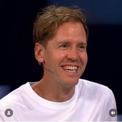 Ich liebe F1 😊Sebastian Vettel Fan . Er sagt “There is still a race to win.”
