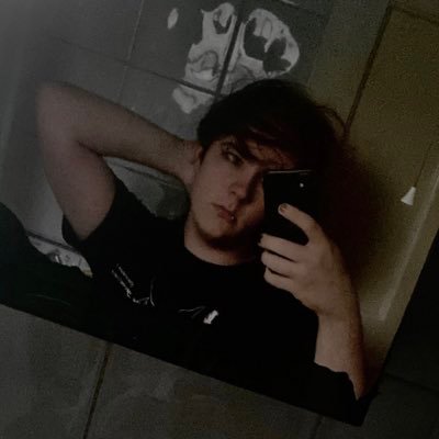 emocashmaster's profile picture. 21 yr old alt bi cashmaster | ruining wallets to pass time | PayPal: @emocashmaster