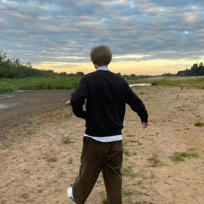 zhhn114184's profile picture. happy