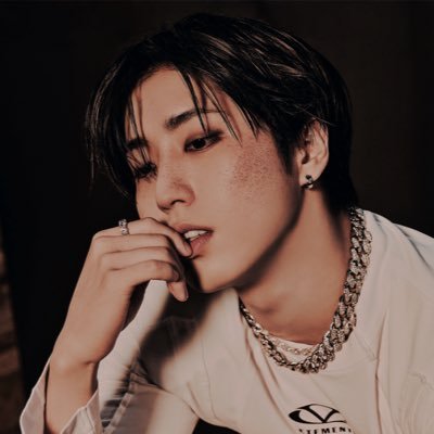 ⁺˚⋆。°✩₊✩°。⋆˚⁺ @PSISICHORS calls me beloved with lips 𝐬𝐭𝐚𝐢𝐧𝐞𝐝 𝐫𝐞𝐝, and in that word, I almost forget the 𝐰𝐞𝐢𝐠𝐡𝐭 𝐨𝐟 𝐦𝐲 𝐰𝐢𝐧𝐠𝐬.