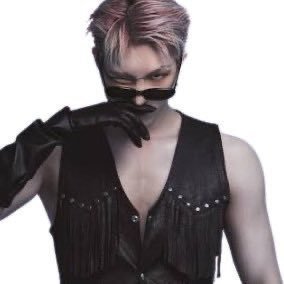 watched the bouncy mv and never been the same since || just minding my own business here 🔞
