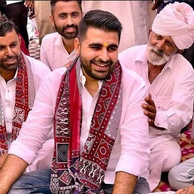 ❤️कलम से क्रांति 🖊️💫
#justiceforEWS
🚩🦁जो दृढ़ राखे धर्म को तिहि राखे करतार 🎯🐎
बल हठ बंका देवड़ा 🐎🦄