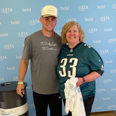 Mom, Retired Kindergarten teacher, Mummer, music lover, sports fan, Eagles 🏈 Phillies ⚾️ Big fan of JT Realmuto & Cooper DeJean