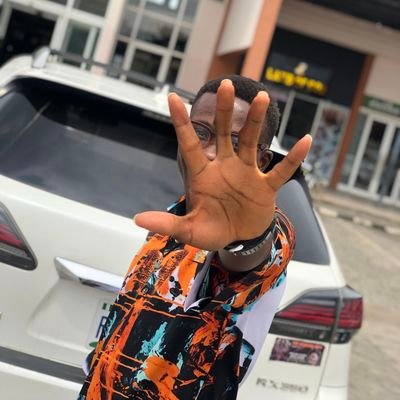 bhig_zhazi's profile picture. Poet | Weaver of words, whisperer of emotions | Love, magic & mystery | Sharing soulful verses, poetry & heart |Join my poetic journey & let's create magic!