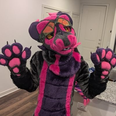 🔞NSFW Content Creator | No minors
| Tall Kobold | Dragon pleaser | On PreP / Doxxy
BF: @LinxWolf
Telegram: @Orchid_Femboy