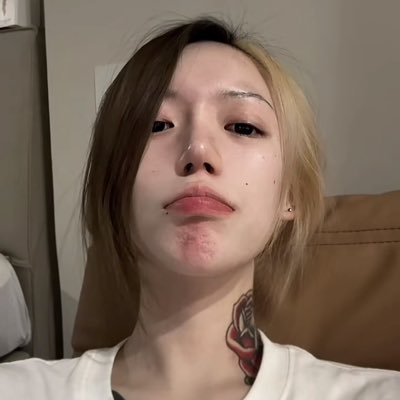 jiasuo3334's profile picture. 包养，有颜就谈价格