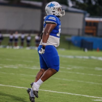 Football 🏈 , DE/DT,RT 218lbs , HT 5’10 , C/O 2028 derrickdixon2020@gmail.com https://t.co/ju3DmSgkxZ phone 478-484-3588