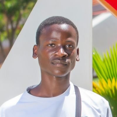 DesireNyanzi's profile picture. Be somebody 💝 who makes everybody feel a somebody😘