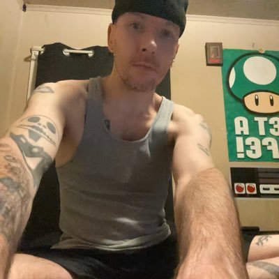 Web developer skilled in HTML, JS (NodeJS), Python, Lua, spreadsheets (XML), and databases (SQL, SQLite, JSON). Prefers core libraries over 3rd party libs. 40yo