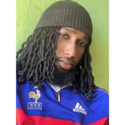informaticien 👨💻 #286 🦅TB💙Leo Messi 🐐Barcelone 💙❤️ Argentine 🤍🩵#Gamer🎮⚽️iG:@YooooReyyyy