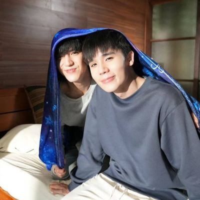 sometimes home is a person;
FAM: #งั่มงั่ม
(Malaysian fans)
#JimmySea 💜🩵