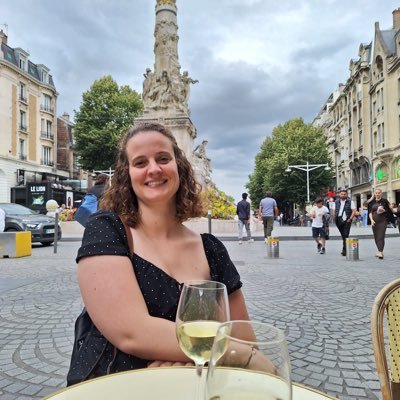 27 | 🇧🇪 | e-commerce key account manager by day, content & ugc creator by night | for enquiries 📩 chlocreatescontent@gmail.com | She/her