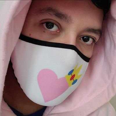 Milo_Quinn350's profile picture. Beneath your parasol, the world is all a smile 💖