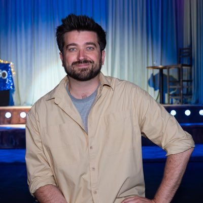 I try to entertain people for a living. Director / Writer / Performer / Voiceover @TheVOGallery / Recent: #TheHook for @spiegelworld & #FORUM @lidoParis