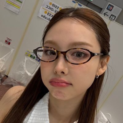 miiiitskiiii's profile picture. everyday i wake up and go: yuriiiii 🌟🌈