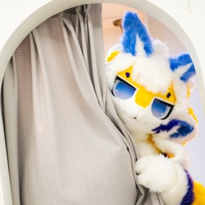 20⬆️/♂️/ fursuit : 미야(MIYA) -🧵 :@bluefox_kr/🇰🇷
바다에서 태어난 달팽이 미야에요!! 언팔은 오류에요!! 오픈프로필 : https://t.co/e7XzXnCLOs