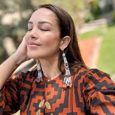 Professional mind, passionate heart 💼❤️ | Always growing 3. Empowered & empowering | Making an impact with grace 📌 ✨