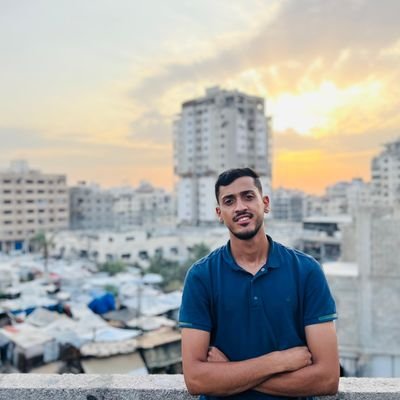 📍Palestine_Gaza
||
A person who wants to escape certain death.