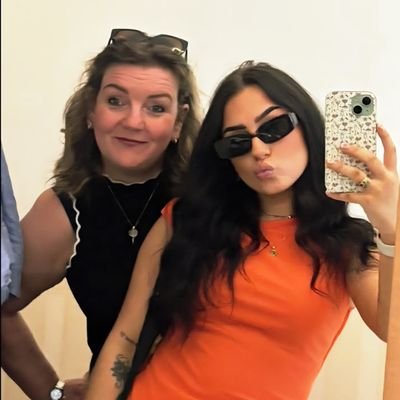 #Camper #Paddleboarder #GinLover #Veggie #IrishDanceTeacher #RugbyFan #NeuroSpicy #Scottish #ProLife #Catholic #GregChanter #LexOrandiLexCredendiLexVivendi 🇻🇦