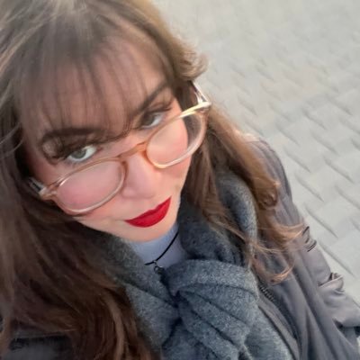 guapa, lista y lingüista 💅🏻