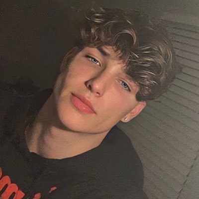 Ppeeepopo's profile picture. 