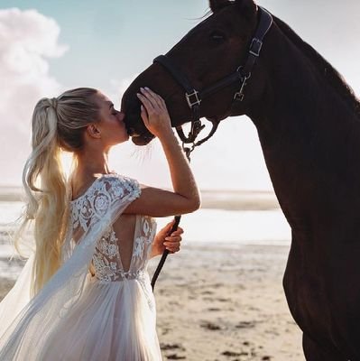 Footprints are all over the streets and wilderness. 🚗Let the wind on the journey become the messenger of the story.🤩