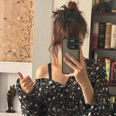 Cleospeakhere's profile picture. And one day I am gonna grow wings.