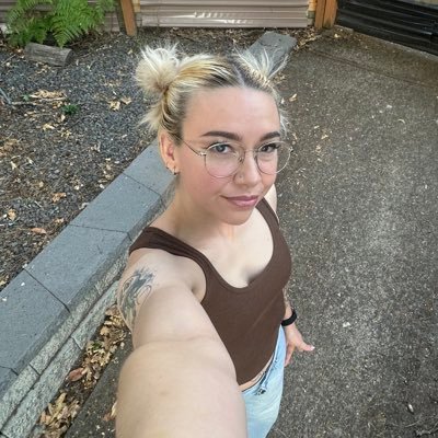 27 🌲| twitch streamer 📷 | youtuber 🎥 | gym rat 🐀 | shitposter | business email - justvitv@gmail.com