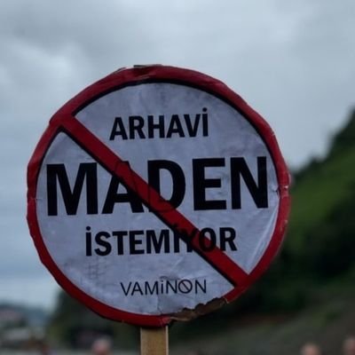 akla, mantığa ve gülümsemeye inanırım :) hayatı zorlaştırmaya gerek yok zaten yeterince zor.