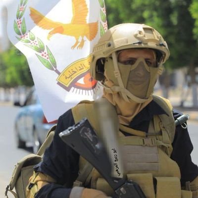 alkaser333333's profile picture. يَا رَبُّ وَالقَلبُ الضَّعِيفُ يُكِنُّهُ
صَدرٌ يَكادُ بمَا بِهِ يَتَكَلَّمُ

مَاذَا أقُولُ بأيِّ شَيءٍ أبتَدِي
حَسبِي بأنَّكَ يَا إلٰهِي تَعلَمُ