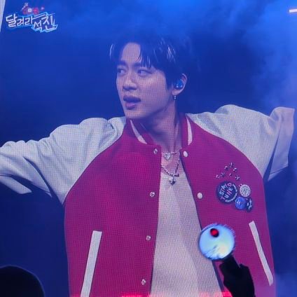 she/her |#JIN: ⋆˚。⋆you are a sparkling gem⋆˚。⋆ ᶠᵃᶰ ᵃᶜᶜᵒᵘᶰᵗ