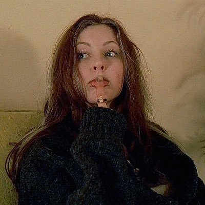 part time nanny | part time artist | HORROR OBSESSED • CUSTOM WITCH ALTAR DECOR PIECES Email: faeriebites66@gmail.com MY SHOP ⬇️