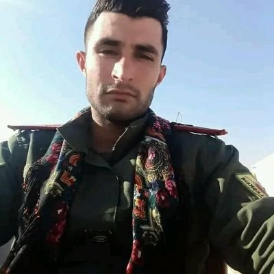 رجل انيق ومثقف واحب الاهتمام في الامراة كتير
