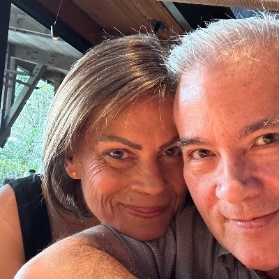 Engineer of connections in networks and hearts...Happily married....Passion for technology and Peruvian dishes.