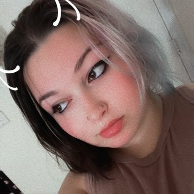 🫧 This is where the addiction begins🫧Thicc thighs and small feet, the perfect combination 😚 22 yrs old