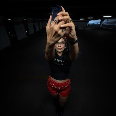 sheraylynn's profile picture. Social Introvert