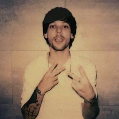 headlinera91's profile picture. you used to read me like a headline ✮ ⋆ ˚｡𖦹 ⋆｡°✩