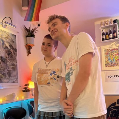 heluvs_iw's profile picture. small Content creator || 17 ||