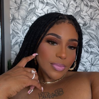 Makeup Artist💄 Boy Mom 🤎🤎🧩 Content Creator 📸🖌️🎨