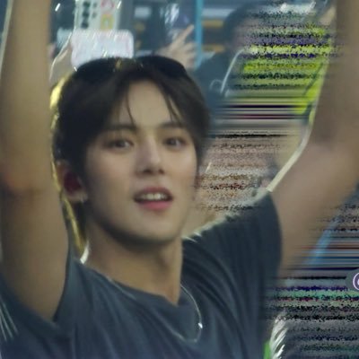 62is18's profile picture. ʟᴏᴠᴇ ɪs ʟɪᴋᴇ ᴛʜᴜɴᴅᴇʀ | fan account