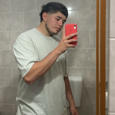 lucianojuarezz0's profile picture. 