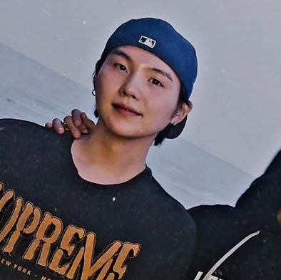 she/her²⁴ || sri lankan || here for bangtan and bangtan only || shippers and solos are a curse || not a safe place for antis & multis at all || 🏏.