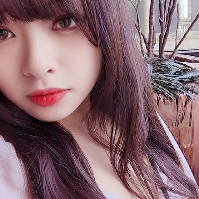 童顔丸顔Kカップ🫣Tバック愛用のおちりも推しパーツ🍑
よく欧米体型だねって言われます🙋♀️💕姫予約はDMかヘブンのオキニトークで承っております💋R6年3月~梅田店、R6年9月梅田&京橋、R6年10月~京橋店完全移籍、R6年10月~11ヶ月連続本指名数ランキング1位🥇スパグルおるからスカウトいらん
