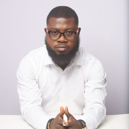 👨🏽💻 Digital Marketing Coach | Creating laughter, lessons, and growth through self-improvement.